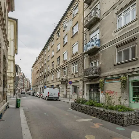 Comfortable 2br For Work Or Leisure *